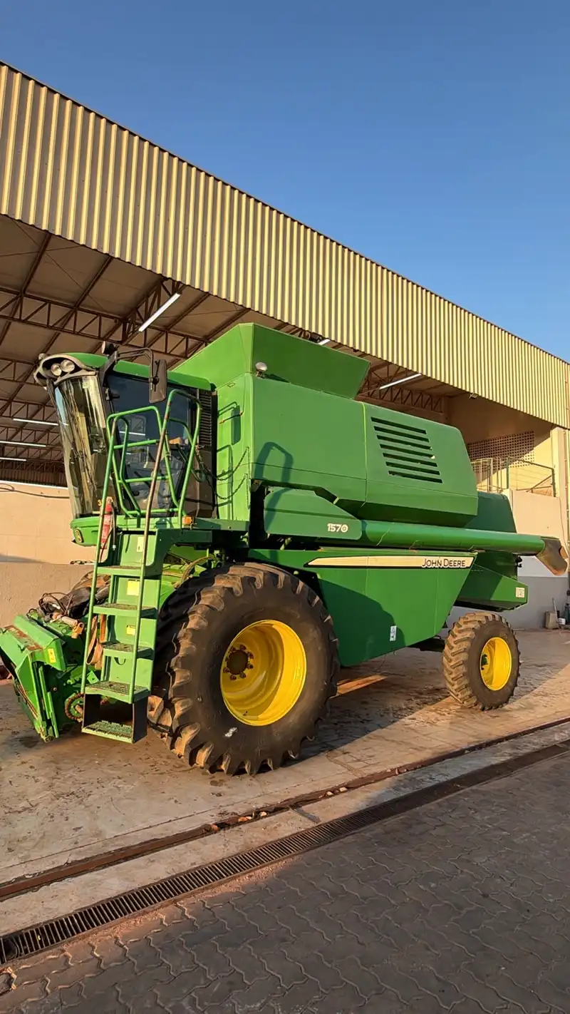John Deere 1570
