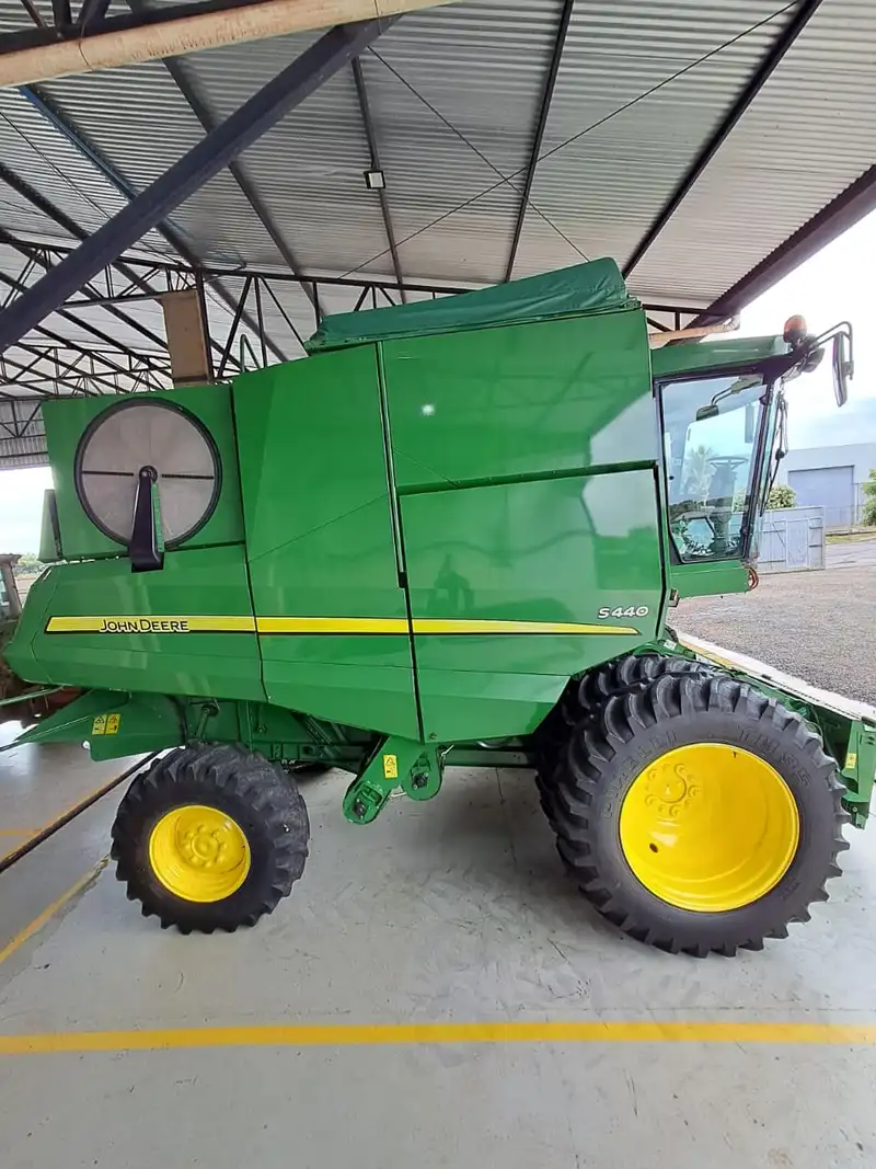 John Deere S440