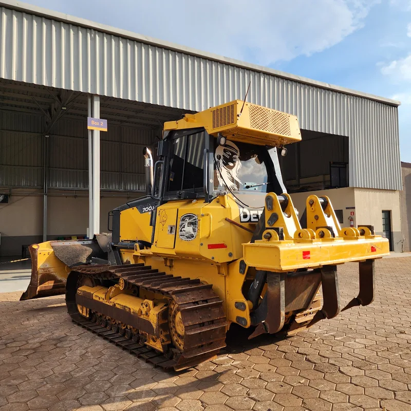 John Deere 700J II