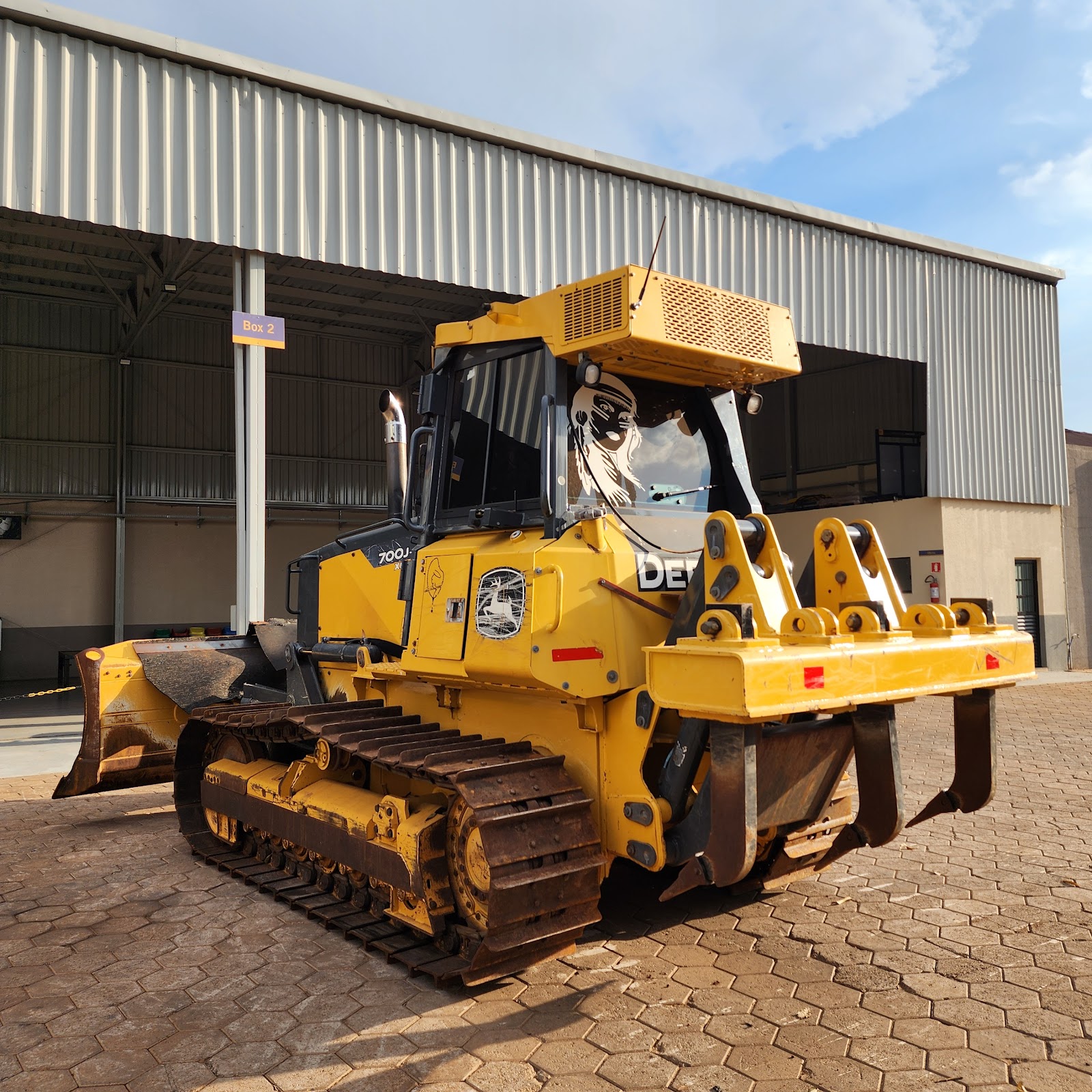 John Deere 700J II