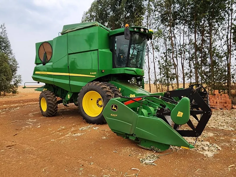 John Deere S440