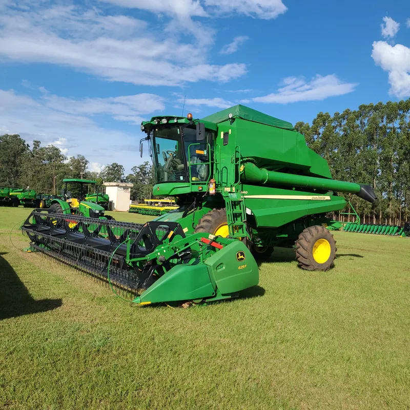 John Deere S440