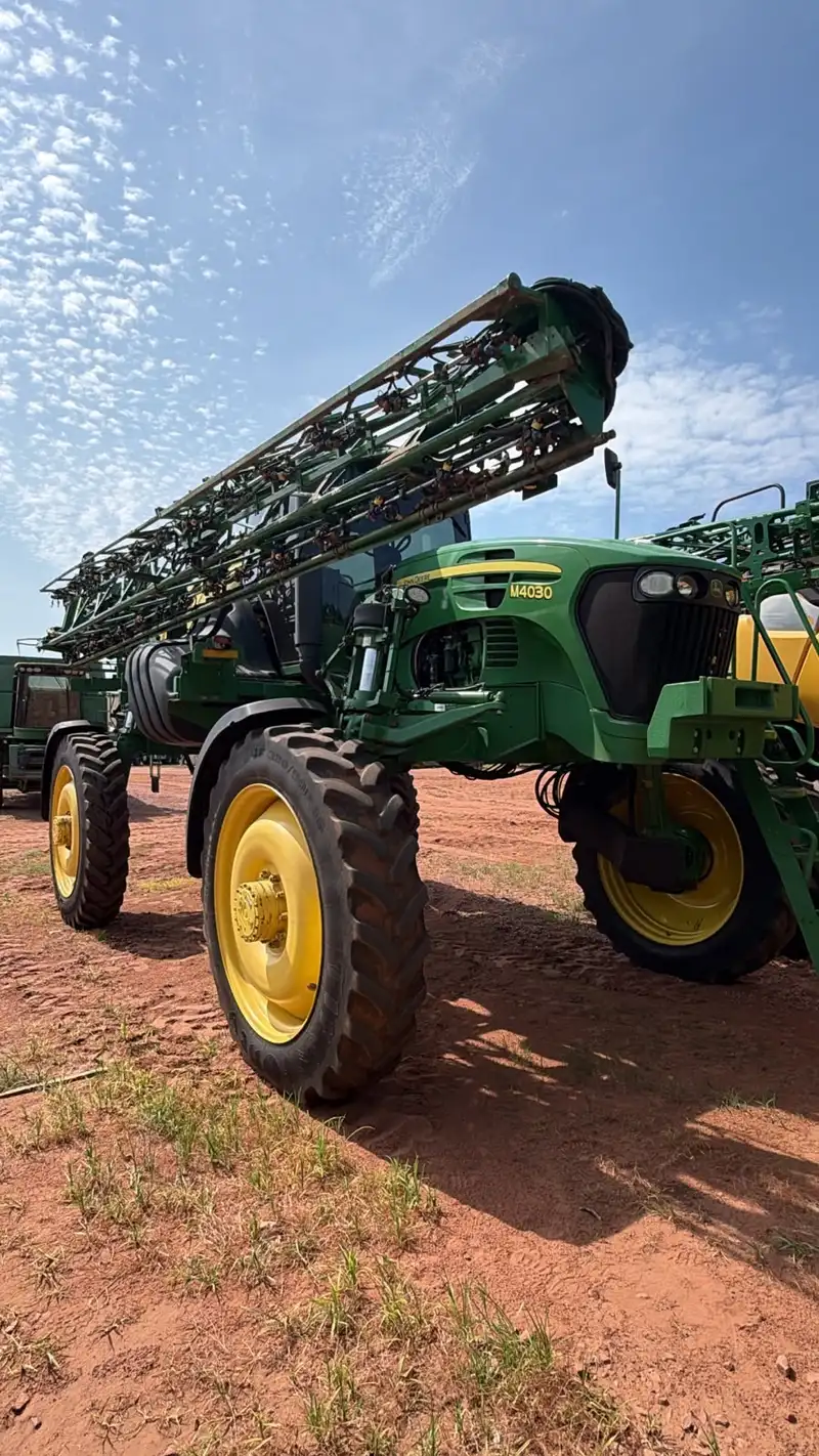 John Deere M4030